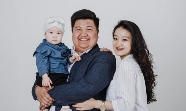 Ырчы Төлөгөн Мамыров экинчи ирет ата болду