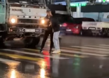 Блогердин жолдогу жоругу көпчүлүктү кыжырдантты (видео)