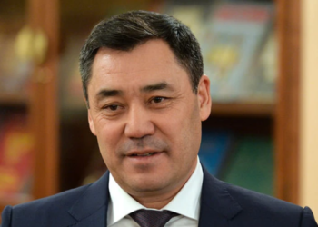 Садыр Жапаров Азия чемпиондугунда эркин күрөш боюнча жеңишке жеткен балбандарды куттуктады