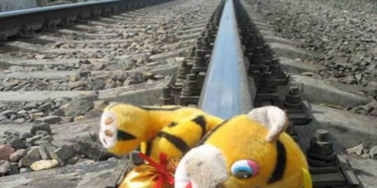 Чүйдө поезд сүзүп кеткен наристенин бүгүн чарчап калганы маалым болду