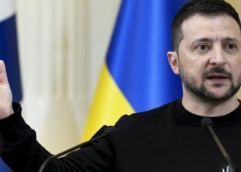 Зеленський: «Путинге да, Москвага да чабуул жасабай элебиз. Биз өз аймагыбызда согушуп жатабыз»