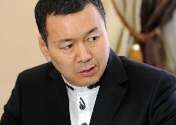 Алиясбек Алымкулов Кадырбек Кошалиевге: «Өлгөндөрдү тирилтип, жаракат алгандарды айыктырып, анан актап алып келе бер»