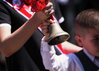 «Бүтүрүүчүлөргө унаа бербегиле». ИИМ акыркы коңгуроого байланыштуу эскертүү берди