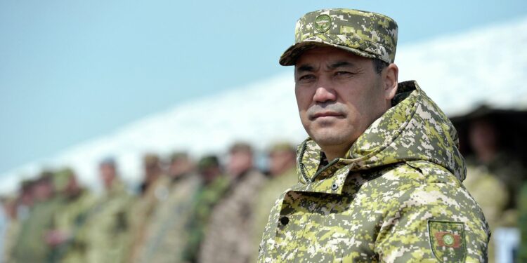 Садыр Жапаров Куралдуу күчтөр күнү менен куттуктады