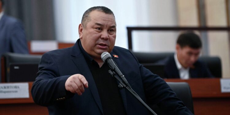 «Бир жылыш көрө элекпиз». Балбак Түлөбаев өкмөттүн ишин сынга алды