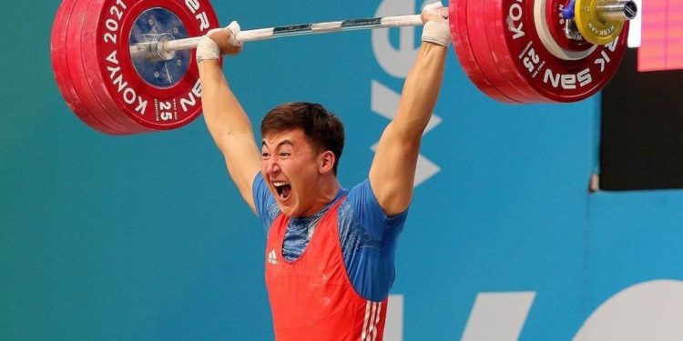 Эмил Молдодосов оор атлетика боюнча Азия чемпиондукта күмүш медаль жеңди