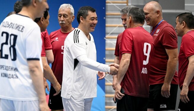 Бишкекте Садыр Жапаров баштаган футболдук турнирден сүрөттөр