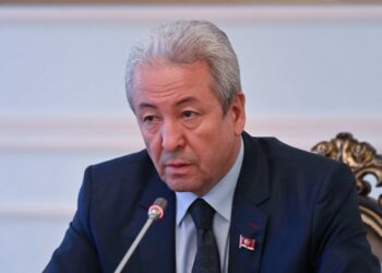 Адахан Мадумаров: «Садыр Жапаровдун атасы каза болгондо, топурак салган кишимин»