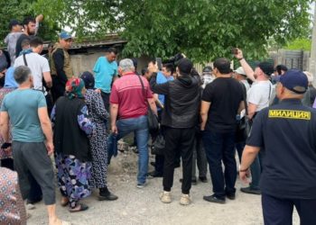 Жер маселесинен улам Төкөлдөштө чыр чыкты