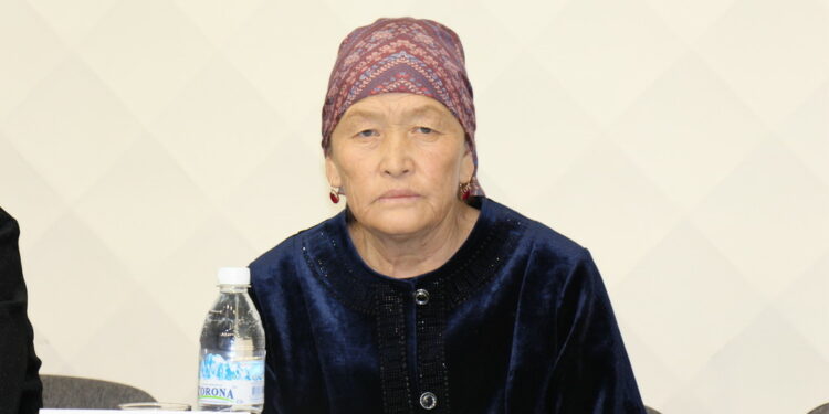 Бишкекте зордукталган кыздын өз жанын кыйышы. Шектүүнүн апасы Жапаров, Ташиев, Зулушевге кайрылды