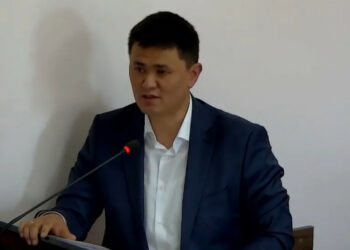 Бишкек шаардык кеңештин сессиясына вице-мэр Нурдан Орунтаев келди