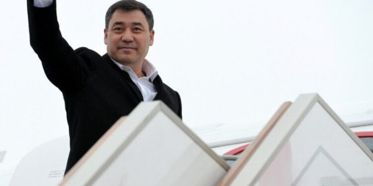 Садыр Жапаров Орусияга учуп кетти. Делегацияда кимдер бар?