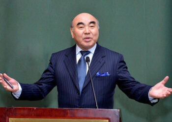 Министрлик: Аскар Акаевдин ЖОЖдорго өтө турган лекциялары өтпөй турган болду