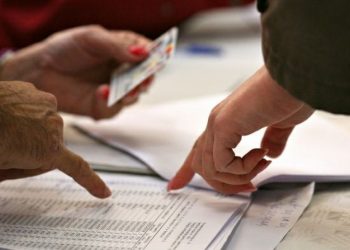 Ленин шайлоо округу боюнча 2 талапкер арызын кайтарып алды