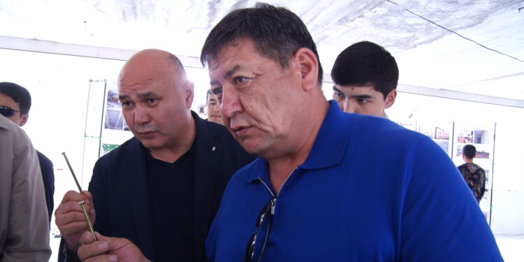 Жогорку Кеңештин комитети «Кыргызиндустрия» ишканасынын ишмердүүлүгү менен таанышты