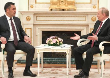 Песков: «Кремль Кыргызстандын президентин күтүп жатат»