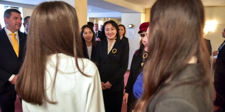 Айгүл Жапарованы Хорватиянын ханайымы сый тамакка чакырды