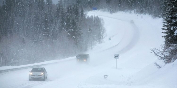 «Чоң-Ашууда жол убактылуу жабылды». 3-майга карата ашуулардагы абал