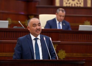 Шакиев Азербайжан элинин жалпы улуттук лидери Гейдар Алиевдин 100 жылдыгына арналган мааракелик жыйынга катышты