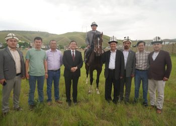 75 жашка толгон Кыргыз эл артисти Жолболду Алыбаевге ат тартуулашты