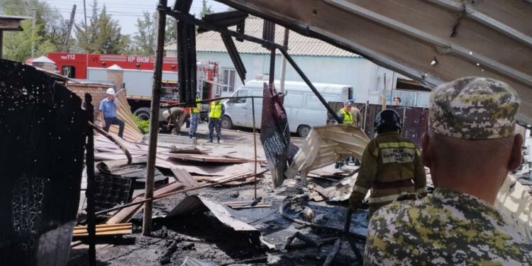 ӨКМ: «Дмитриевкадагы террористти кармоо учурунда үйдөн чыккан өрт өчүрүлдү»