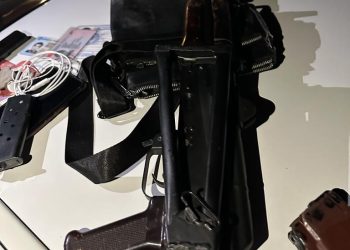 Ошто унаага автомат, тапанча салып жүргөн жигиттер кармалды