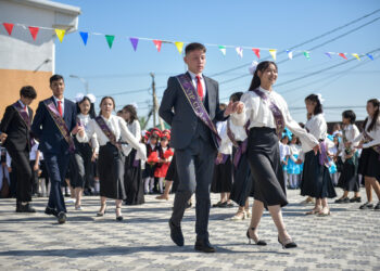 Бишкекте 11-классты 8111 окуучу аяктады