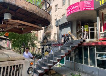 Бишкектеги Манас проспектисинде бузуу иштери уланууда (сүрөт)