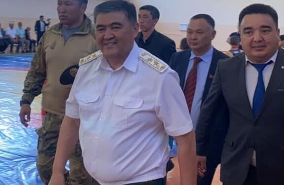 Камчыбек Ташиев Сүлүктүдө курулган спорт комплекстин ачылышына катышты