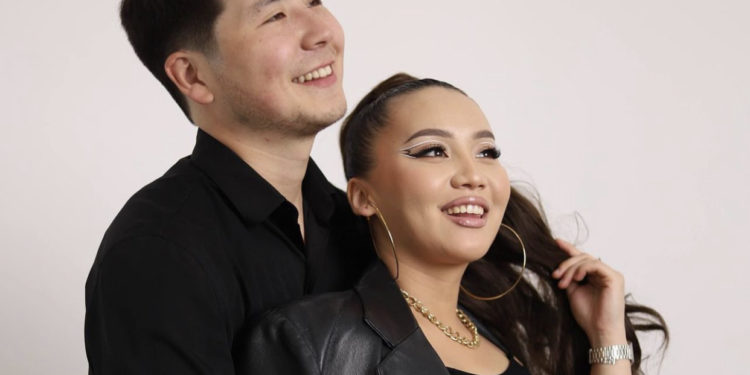 Ырчылар Урмат Токонбаев менен Салидинас уулдуу болушту