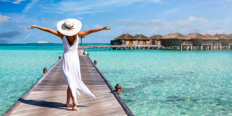 Кыргызстан менен Мальдивдин жарандары 30 күндүк мөөнөт менен визалык талаптардан бошотулду