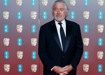 79 жаштагы Роберт де Ниро жетинчи жолу ата болгонун жарыялады