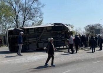 «Манас» аэропортуна бараткан жолдогу кырсыкта жабыркаган окуучу ооруканадан чыкты