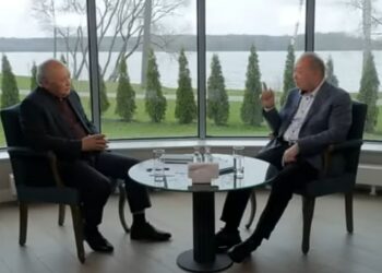 Депутат: «Качкын президенттен маек алган Кадыр Кошалиевдин Курултайдын төрагасы болгонго укугу жок»