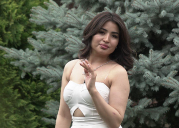 «3 жыл мурун катуу жыгылгам». Ырчы Алтынай Жайнакова Бишкекте операция жасатты