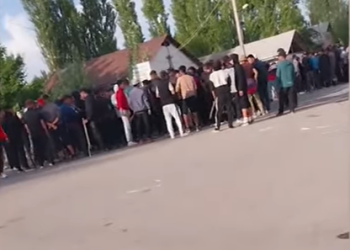 Жалал-Абадда эки айыл тургундары урушуп кетишти