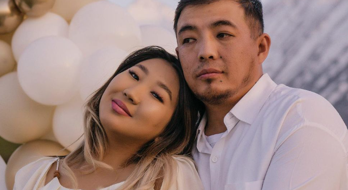 Кавер ырдаган түгөйлөр Тынысхан менен Элен «гендер пати» уюштурушту