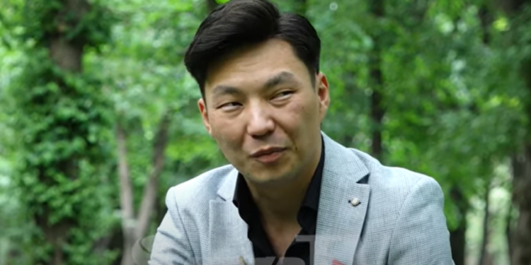 Тамада Арген Эсенбай уулу: «6 ай депрессияда жүрүп, күлгөндү унутуп калыптырмын»