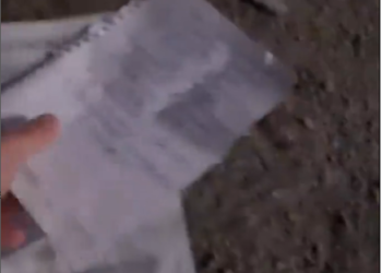 «Тазалыктын» жетекчиси окуучунун дептерлерин таштандыдан таап алып, ага кайрылуу жасады (видео)