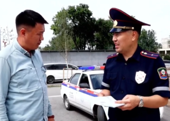 Жол эрежесин бузган блогер Улукбек Карыбек уулуна айып салынды