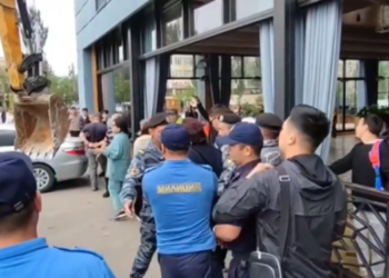 Бишкекте сүрдүрүлүп жаткан «Батуми» кафесине Ташиев барганы айтылууда