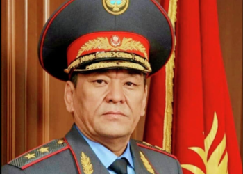 Жалал-Абадда Молдомуса Конгантиевдин элесине арналган көк бөрү боюнча чемпиондук өтүп жатат