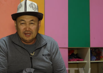 «Студент кыз төрөп, үйүнө бара албай». 30 балалуу ата башынан өткөн окуяны айтып берди