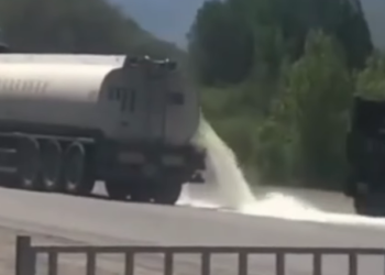 Сосновкада унаадан 15 тонна бензин төгүлүп калган видео тарады