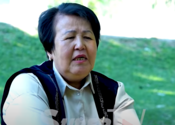 «Биз силерди сатып алдык». Кезинде кулчулукка сатылып кеткен аял кантип Казакстанга барып калганын айтты