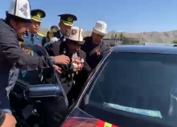 Алайда 104 жаштагы согуш ардагерине унаа тапшырылган видео тарады