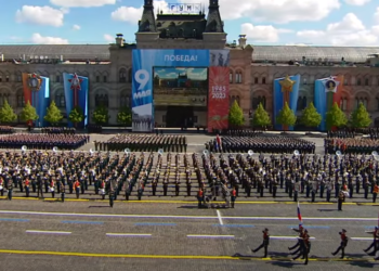 Москвадагы Жеңиш күнүнө арналган параддын видеосу
