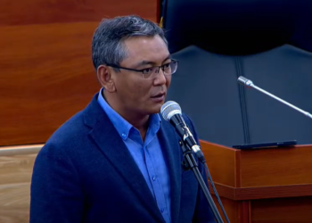 «Акылбек Жапаров кеткен менен маселе чечилбейт» деген депутат Баш мыйзамга өзгөртүү киргизүү керектигин айтты