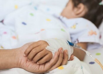 «Кечээ ооруканага 350 бала түшкөн». Бишкекте балдар арасында вирус күч алды