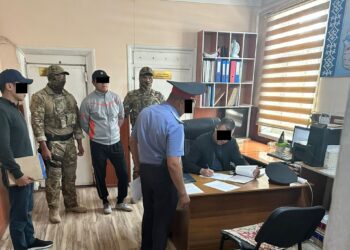 Жалал-Абадда милиция кызматкерлери кармалды. Алар жаш кыздарды коркутуп, кылмышка тартууга шектелип жатышат